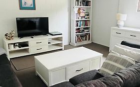Waikaraka Beach, Spacious & Very Comfortable